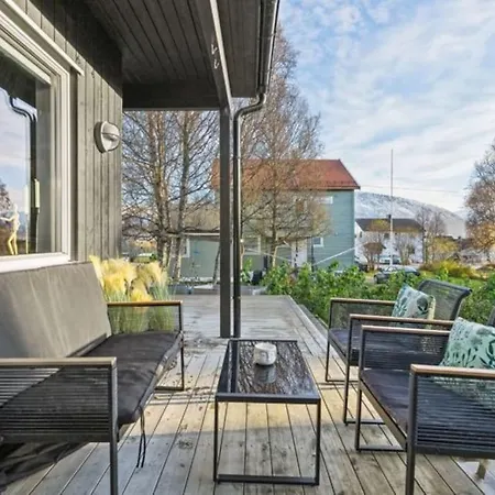 Ny, Moderne Leilighet Apartmán